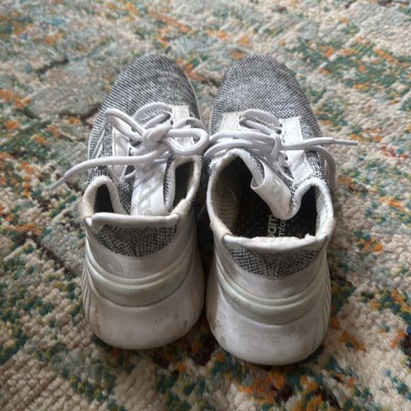 Used white and grey adidas - Picture 3 of 7